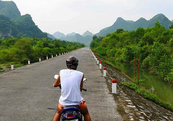 Motorbike from hanoi to cat ba island