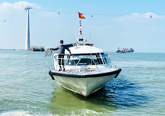 Speed-boat to Cat Ba